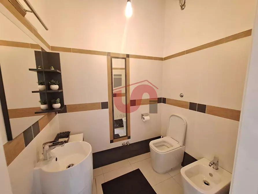 Immagine 27 di Ufficio in vendita  in Via Vanvitelli a Benevento