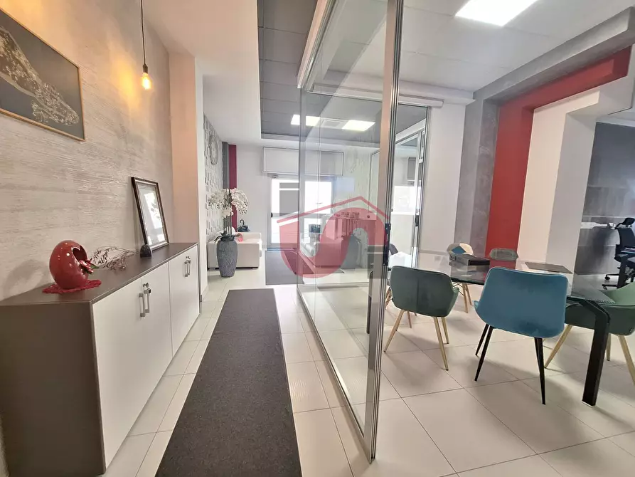 Immagine 9 di Ufficio in vendita  in Via Vanvitelli a Benevento