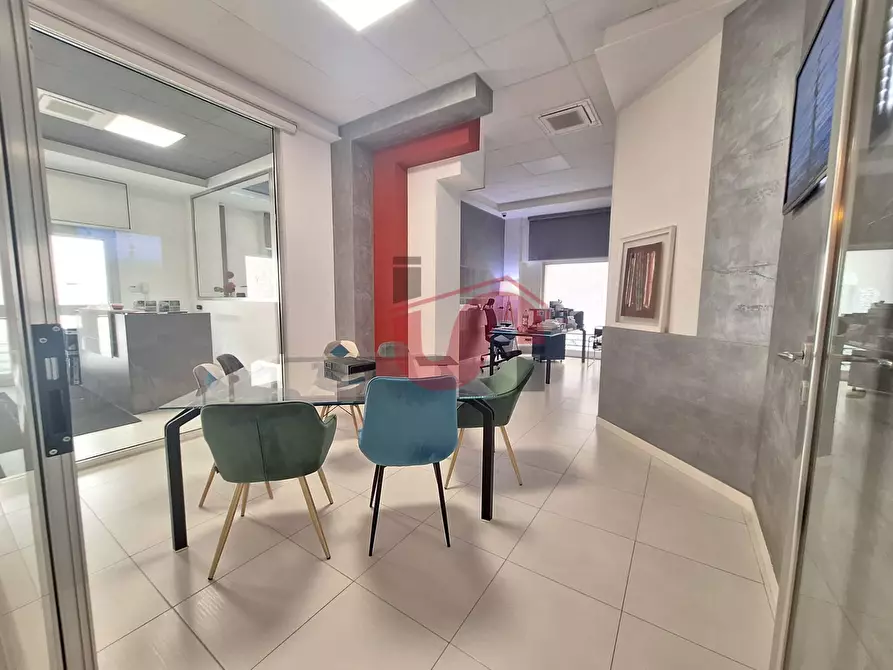 Immagine 14 di Ufficio in vendita  in Via Vanvitelli a Benevento