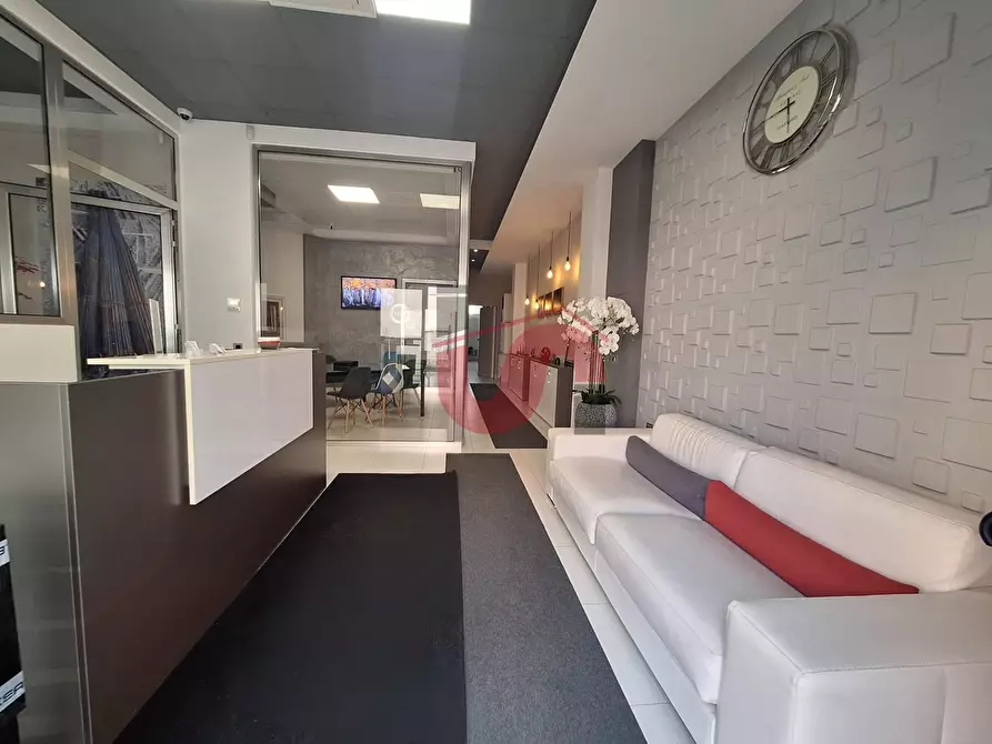 Immagine 6 di Ufficio in vendita  in Via Vanvitelli a Benevento