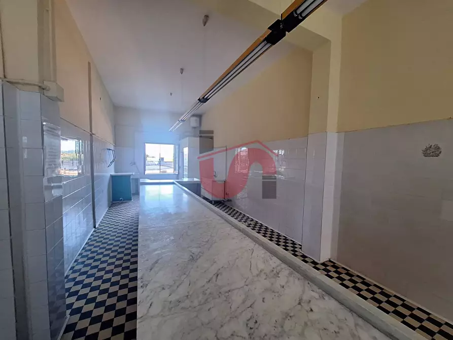 Immagine 7 di Locale commerciale in affitto  in via GIuseppe Castellano a Benevento