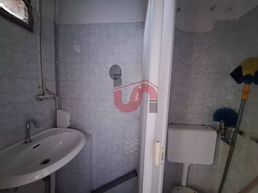 Immagine 12 di Locale commerciale in affitto  in via GIuseppe Castellano a Benevento