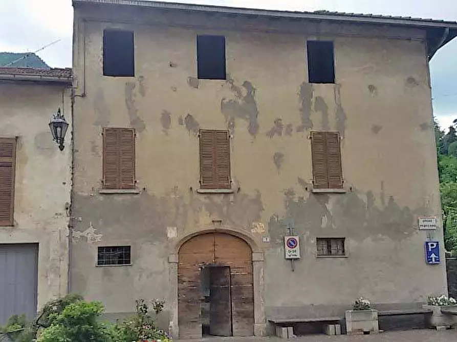 Immagine 2 di Rustico / casale in vendita  in Via Giani a Cassano Valcuvia