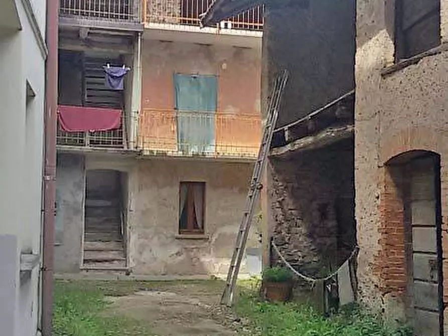 Immagine 7 di Rustico / casale in vendita  in Via Giani a Cassano Valcuvia