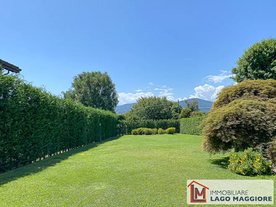 Immagine 3 di Villa in vendita  in Via Milano 470 a Ispra