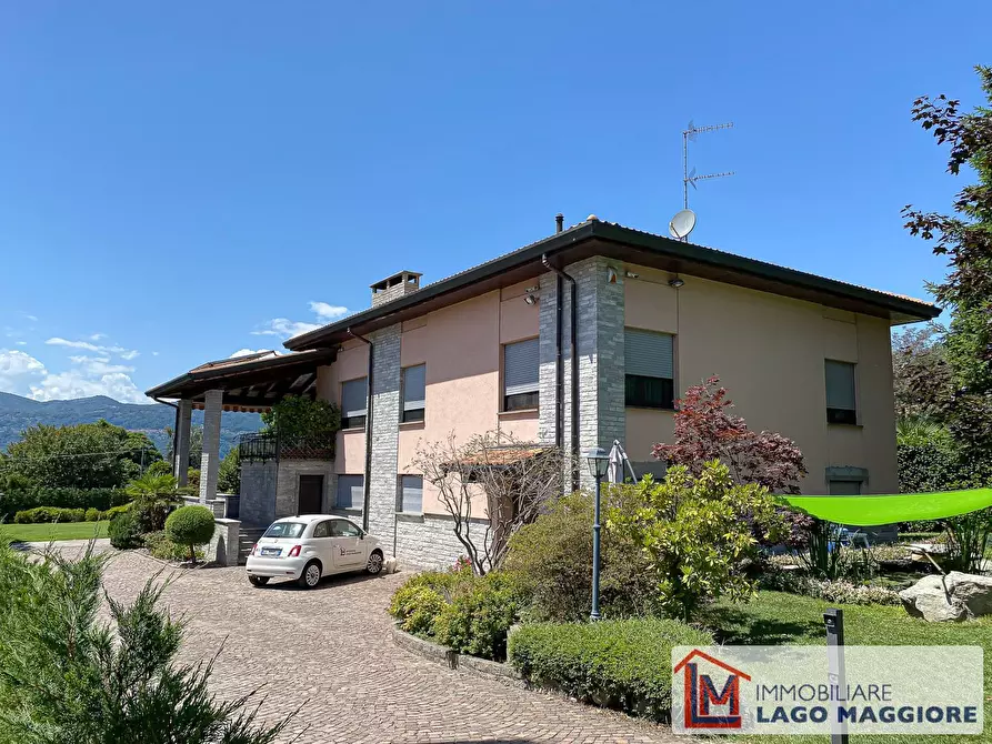 Immagine 5 di Villa in vendita  in Via Milano 470 a Ispra