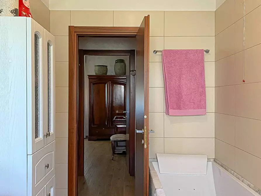 Immagine 23 di Villa in vendita  in Via Milano 470 a Ispra