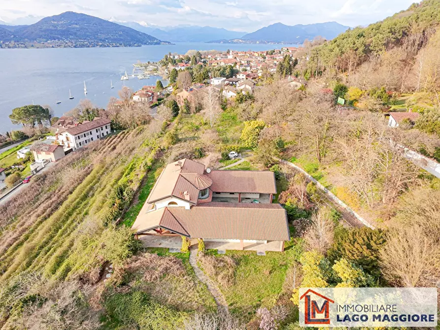 Immagine 1 di Villa in vendita  in Via Fermi a Ranco