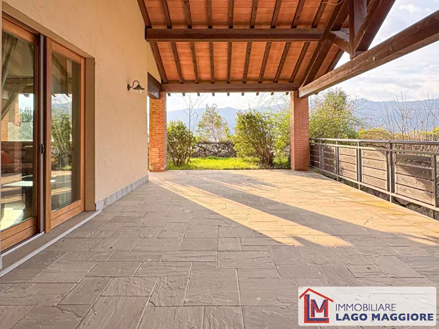 Immagine 15 di Villa in vendita  in Via Fermi a Ranco