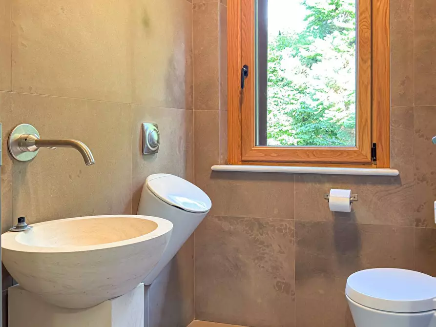 Immagine 43 di Villa in vendita  in Via Alberto a Ranco