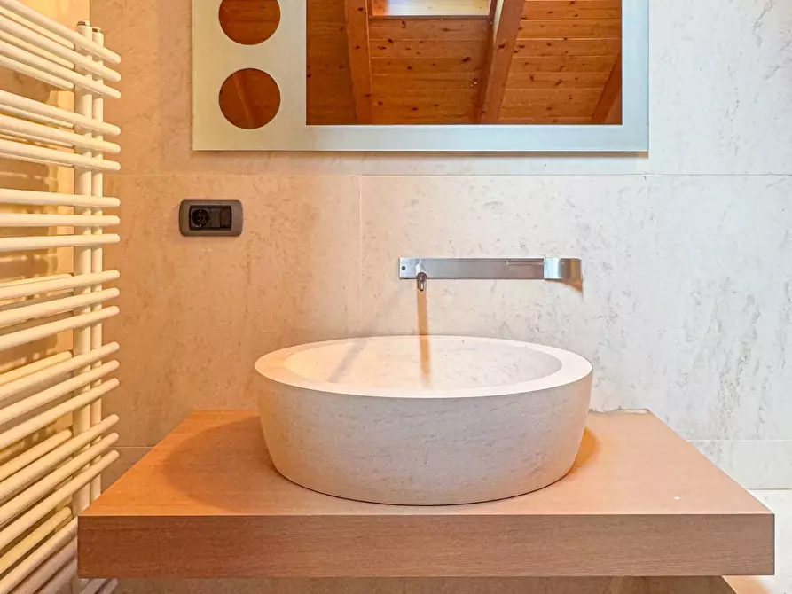 Immagine 60 di Villa in vendita  in Via Alberto a Ranco