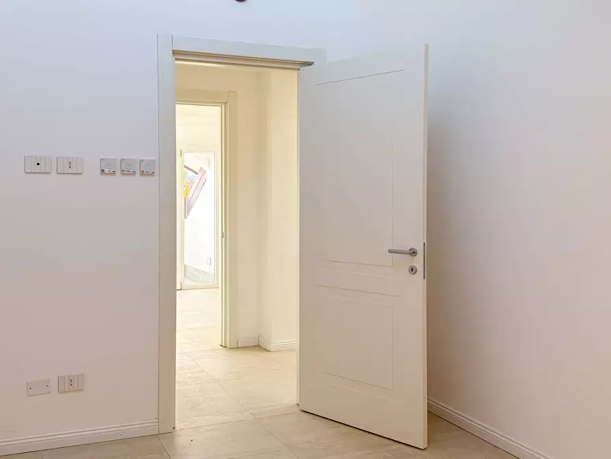 Immagine 51 di Appartamento in affitto  in Via Varesina a Angera