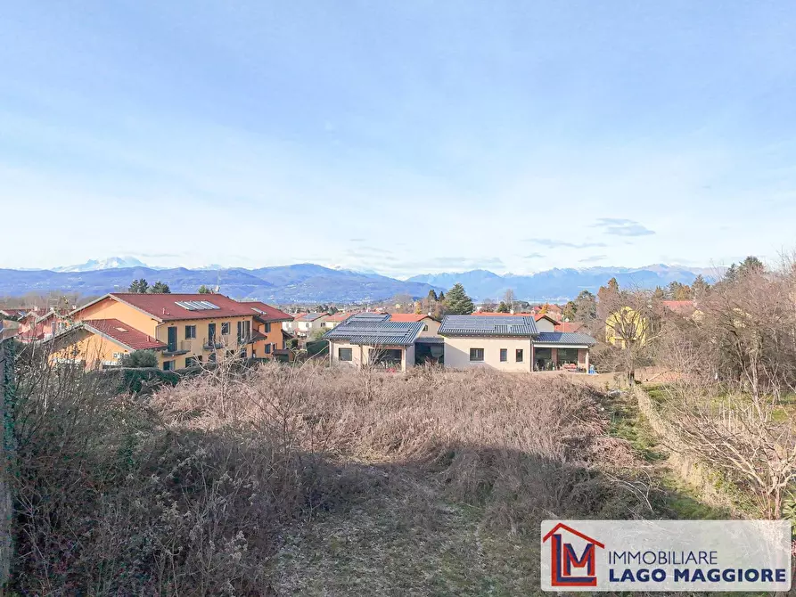 Immagine 1 di Terreno residenziale in vendita  in Via Roma a Cadrezzate Con Osmate