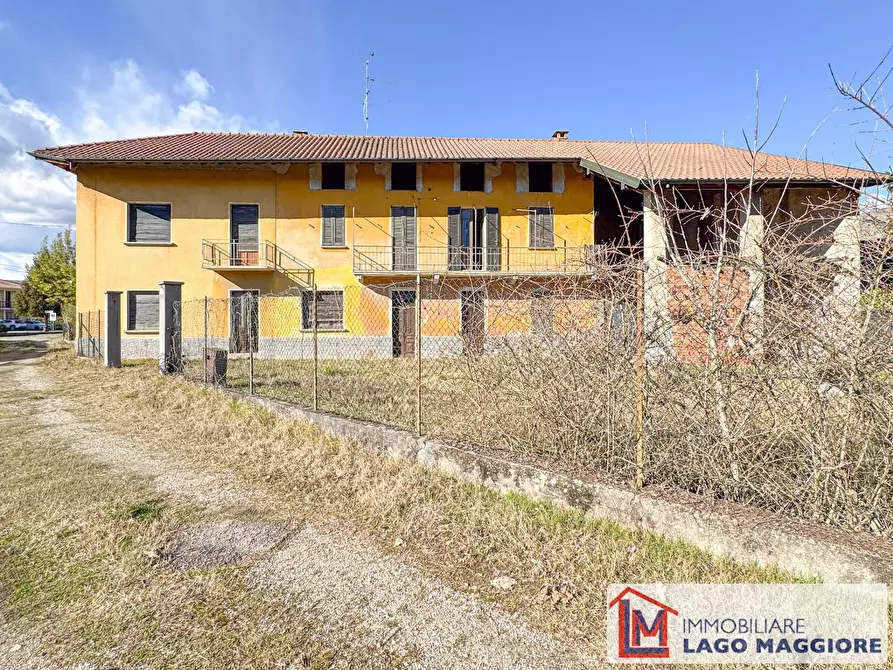 Immagine 6 di Casa indipendente in vendita  in Via Milano 43 a Angera