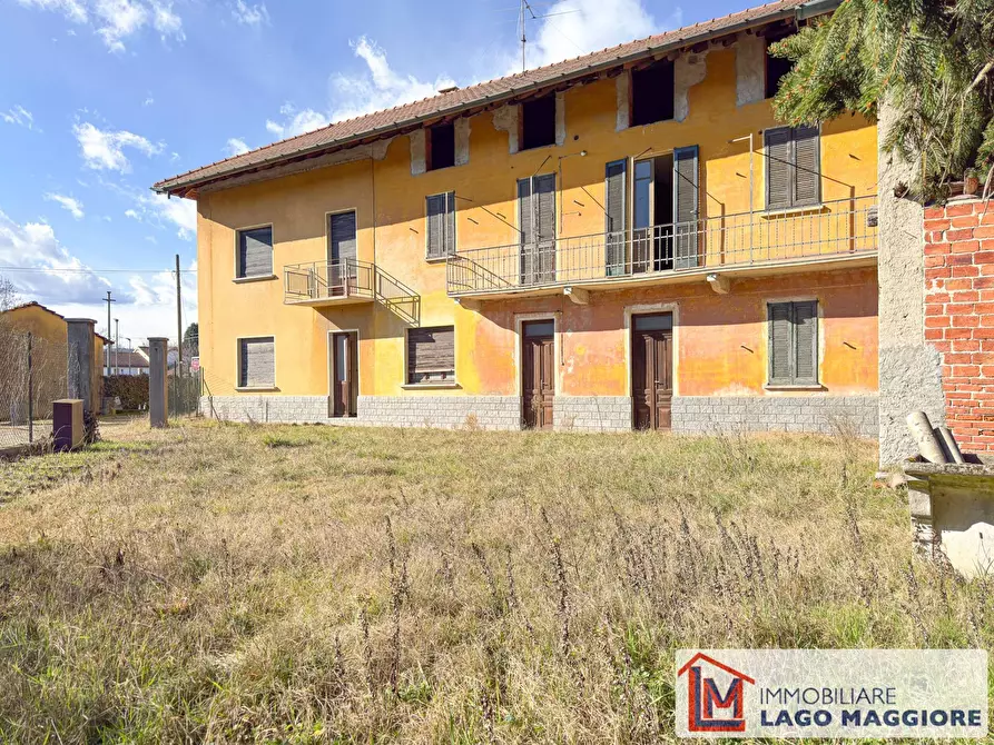 Immagine 9 di Casa indipendente in vendita  in Via Milano 43 a Angera