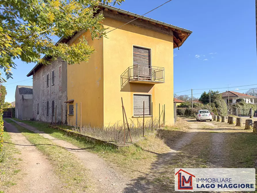 Immagine 16 di Casa indipendente in vendita  in Via Milano 43 a Angera
