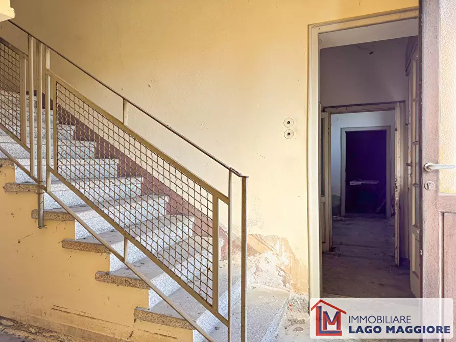Immagine 23 di Casa indipendente in vendita  in Via Milano 43 a Angera