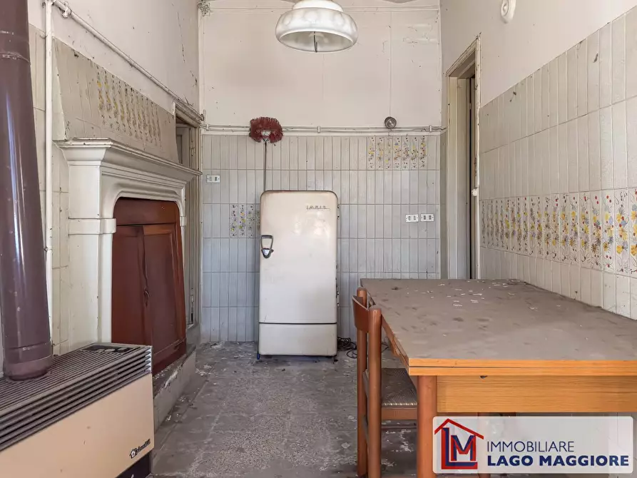 Immagine 25 di Casa indipendente in vendita  in Via Milano 43 a Angera