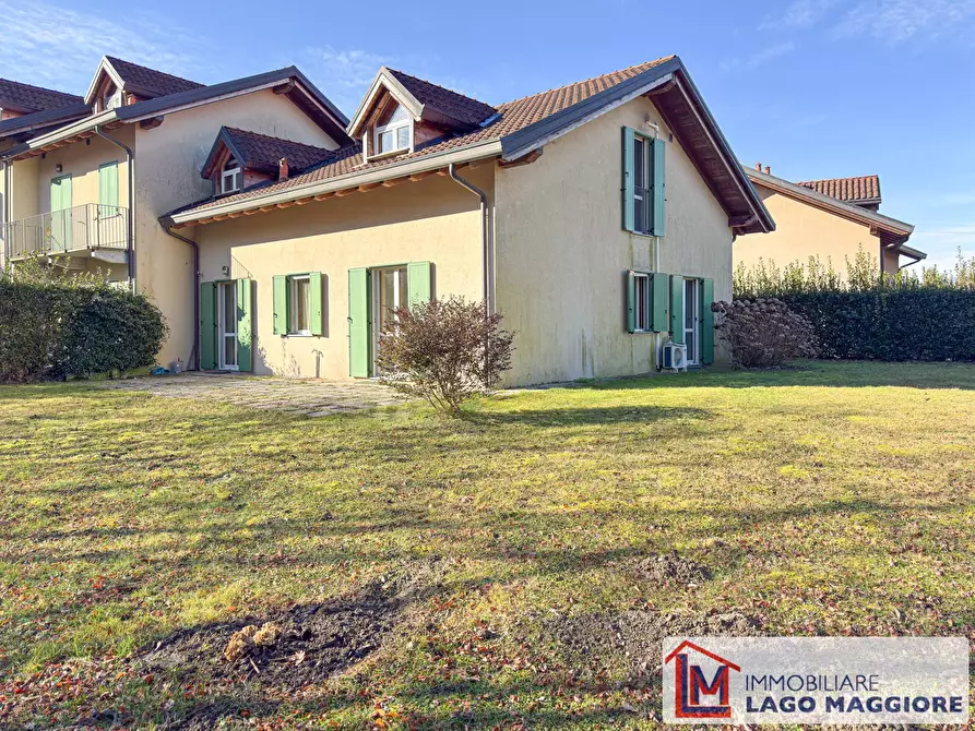 Immagine 7 di Villa in vendita  in Via Milano 1037 a Ispra