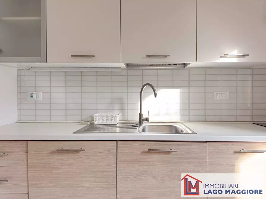 Immagine 32 di Villa in vendita  in Via Milano 1037 a Ispra