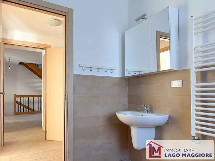 Immagine 43 di Villa in vendita  in Via Milano 1037 a Ispra