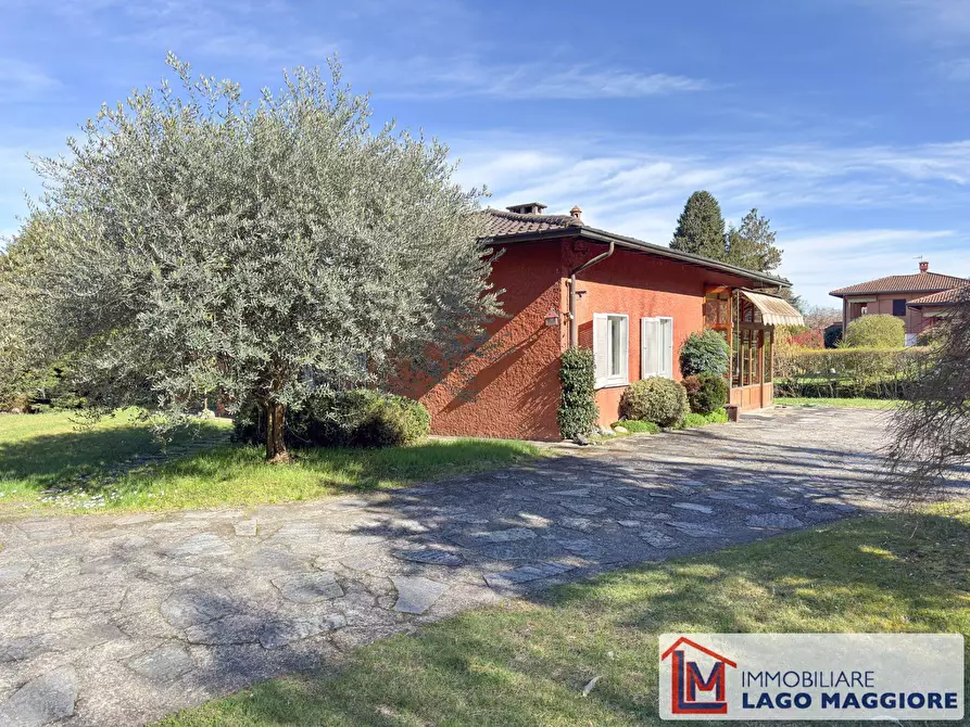 Immagine 9 di Villa in vendita  in Via Quassa 15 a Ranco