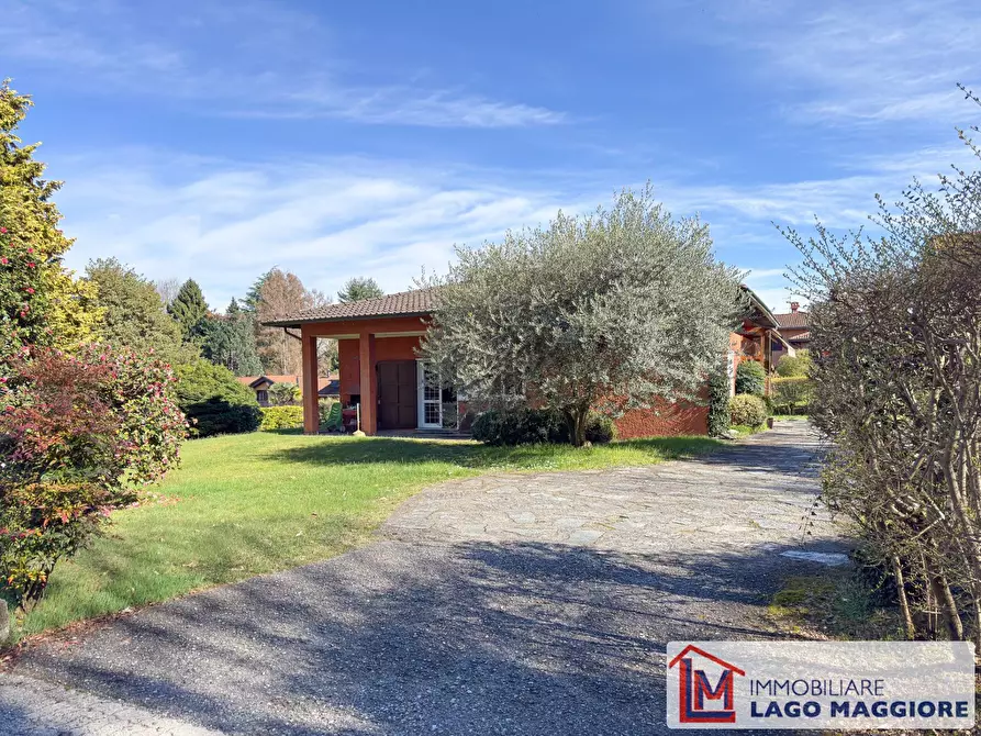 Immagine 10 di Villa in vendita  in Via Quassa 15 a Ranco