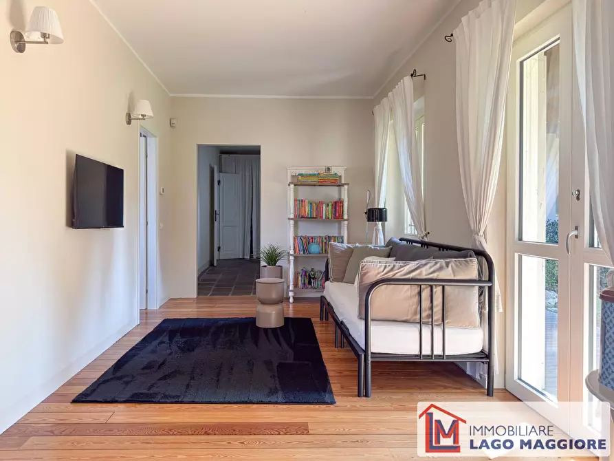 Immagine 33 di Villa in vendita  in Via Eugenio Montale 37 a Travedona-Monate
