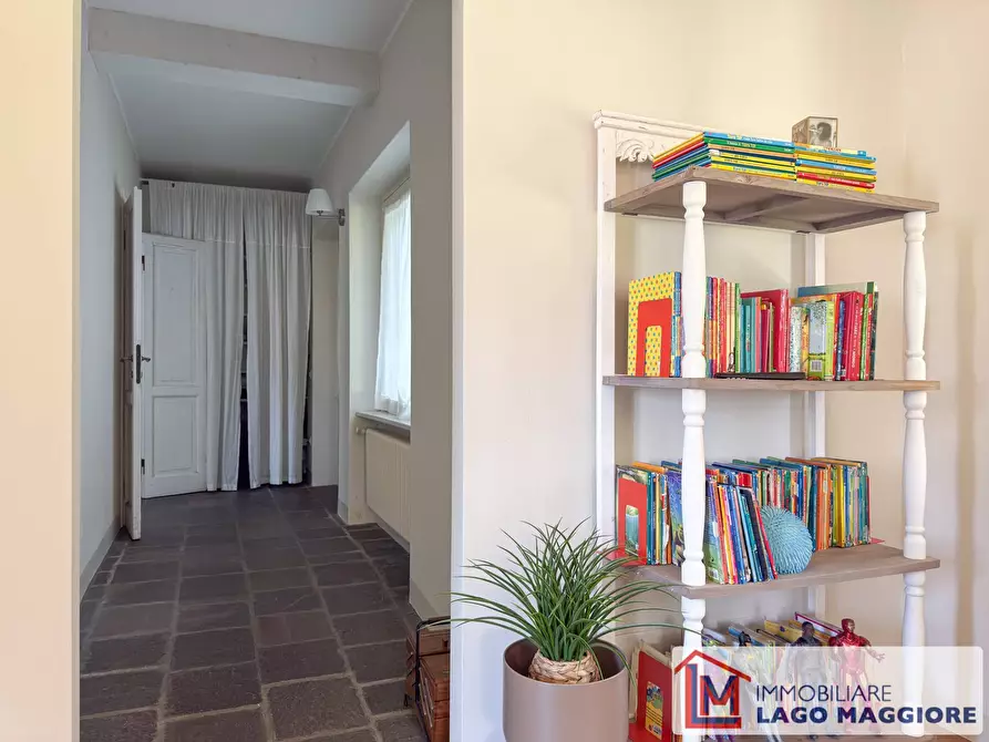 Immagine 34 di Villa in vendita  in Via Eugenio Montale 37 a Travedona-Monate