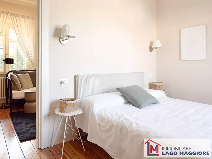 Immagine 35 di Villa in vendita  in Via Eugenio Montale 37 a Travedona-Monate