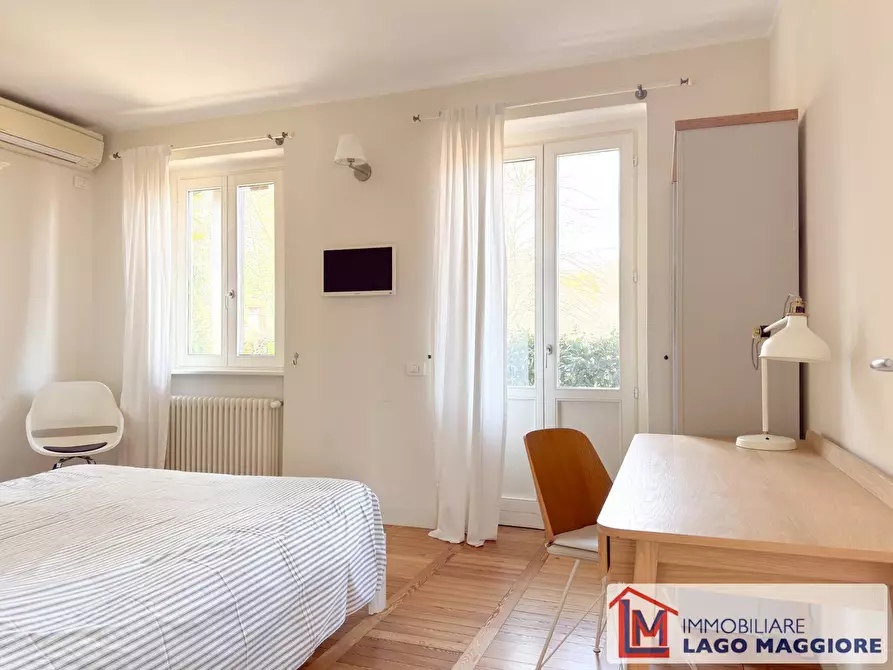 Immagine 48 di Villa in vendita  in Via Eugenio Montale 37 a Travedona-Monate