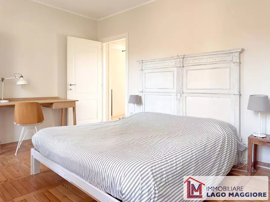 Immagine 50 di Villa in vendita  in Via Eugenio Montale 37 a Travedona-Monate