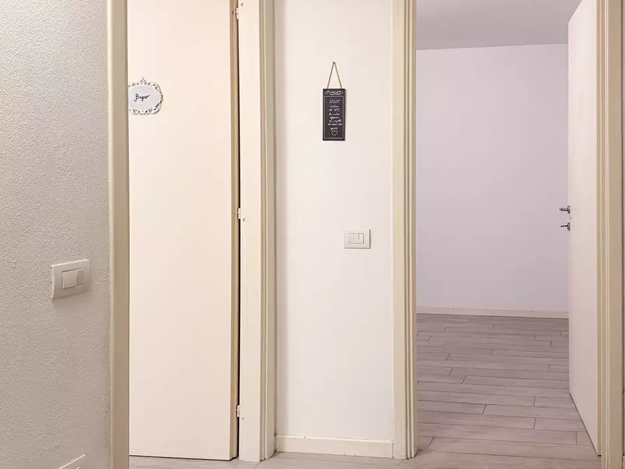 Immagine 66 di Villa in vendita  in Via Eugenio Montale 37 a Travedona-Monate