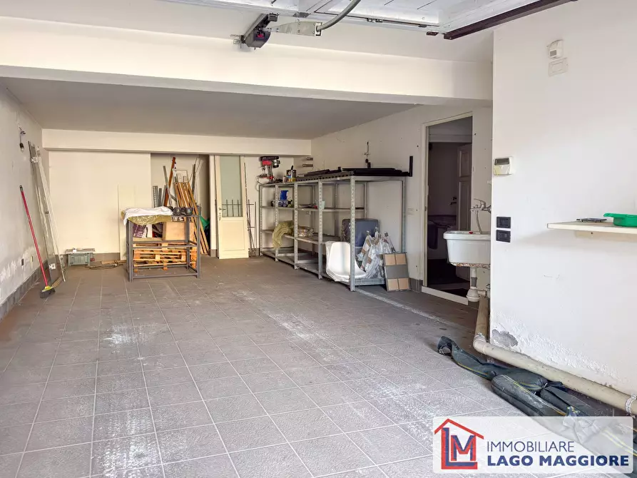 Immagine 69 di Villa in vendita  in Via Eugenio Montale 37 a Travedona-Monate