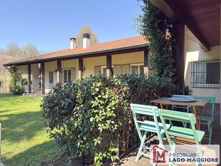 Immagine 76 di Villa in vendita  in Via Eugenio Montale 37 a Travedona-Monate