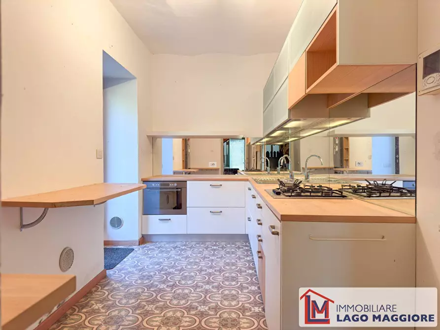 Immagine 31 di Villa in vendita  in Via Monzeglio 86 a Ispra