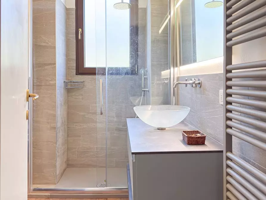 Immagine 48 di Villa in vendita  in Via Monzeglio 86 a Ispra