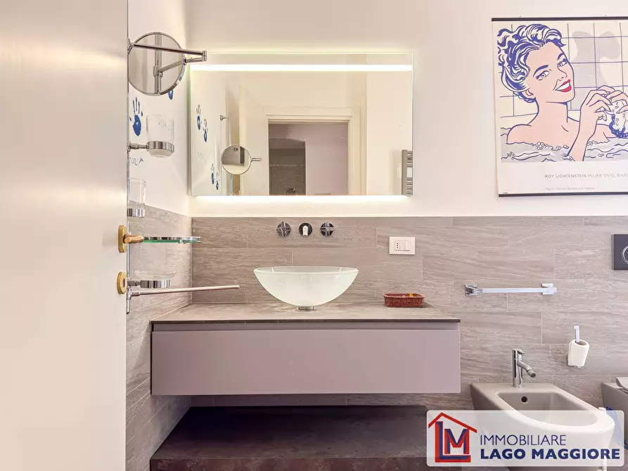 Immagine 52 di Villa in vendita  in Via Monzeglio 86 a Ispra
