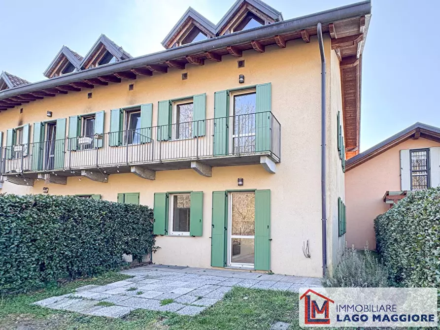 Immagine 1 di Villetta a schiera in vendita  in Via Milano 1037 a Ispra