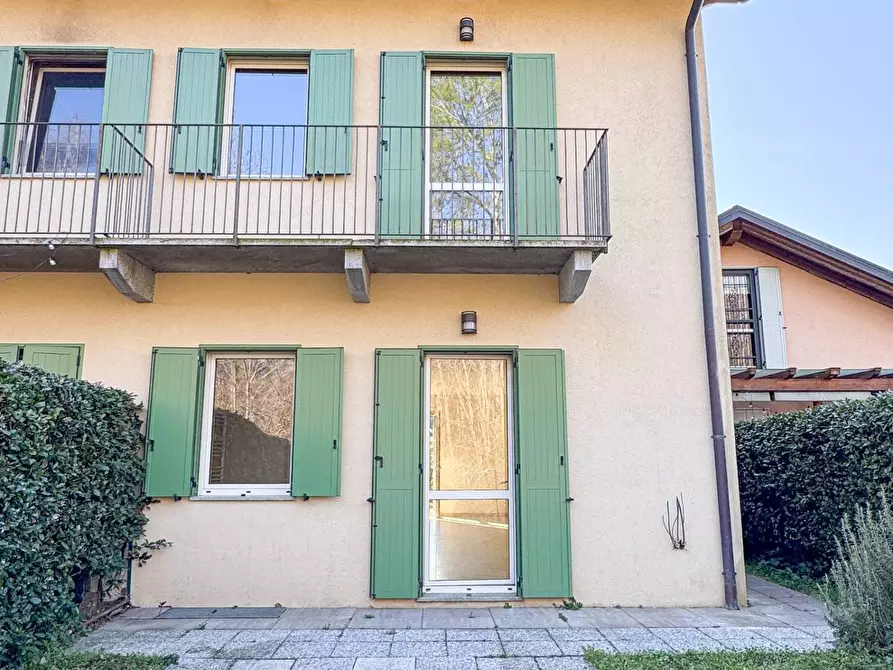 Immagine 5 di Villetta a schiera in vendita  in Via Milano 1037 a Ispra