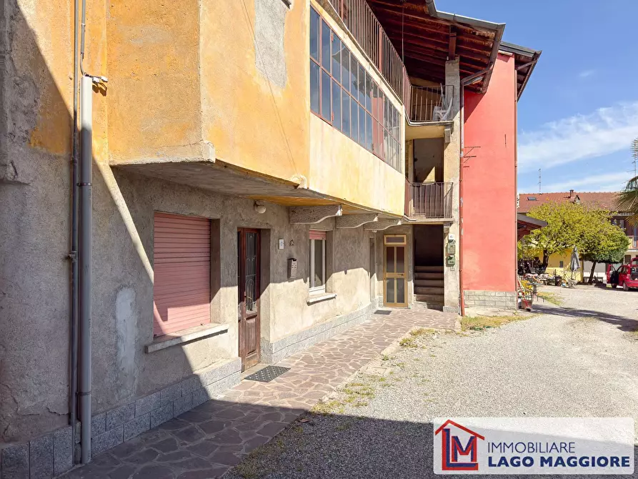 Immagine 6 di Palazzo in vendita  in Via Roma 17 a Brebbia