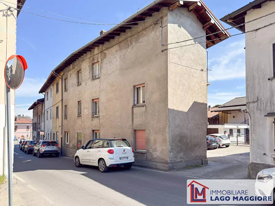 Immagine 8 di Palazzo in vendita  in Via Roma 17 a Brebbia