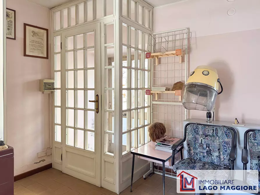 Immagine 10 di Palazzo in vendita  in Via Roma 17 a Brebbia