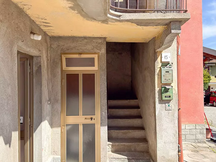 Immagine 14 di Palazzo in vendita  in Via Roma 17 a Brebbia