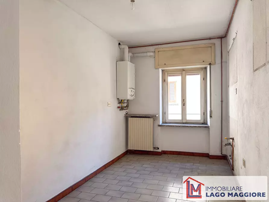 Immagine 18 di Palazzo in vendita  in Via Roma 17 a Brebbia