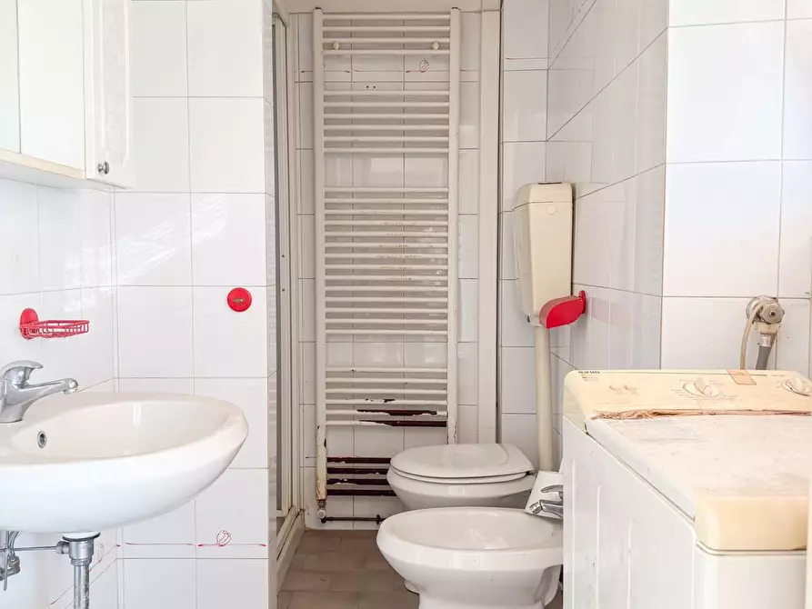 Immagine 27 di Palazzo in vendita  in Via Roma 17 a Brebbia