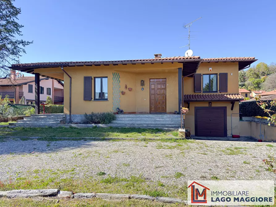 Immagine 4 di Villa in vendita  in Via Mazzini 21 a Ispra