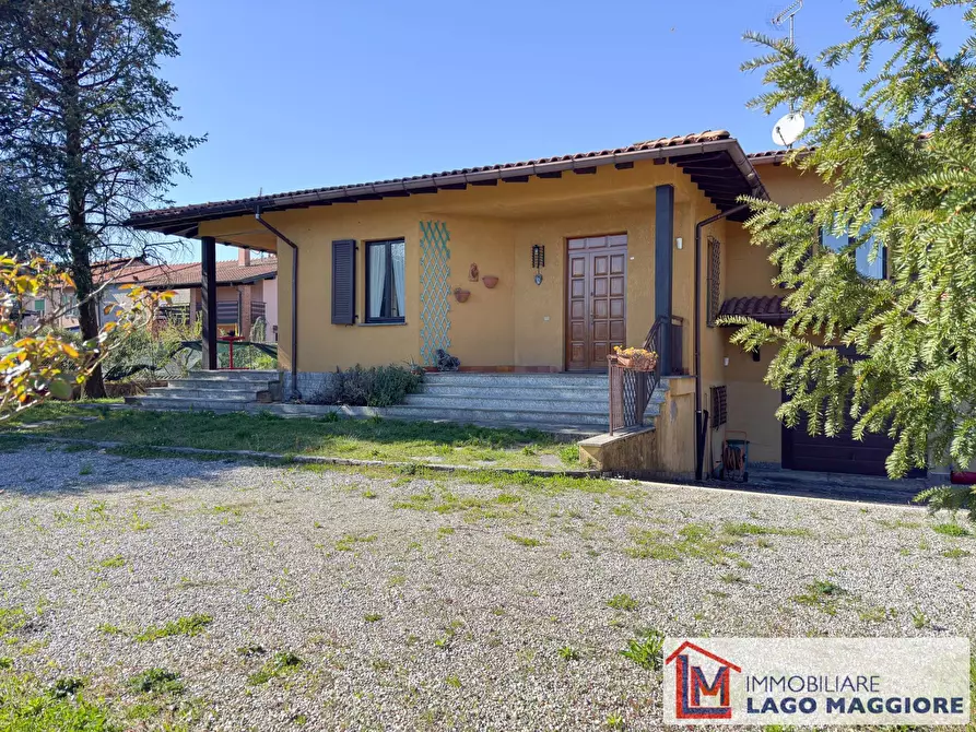 Immagine 5 di Villa in vendita  in Via Mazzini 21 a Ispra