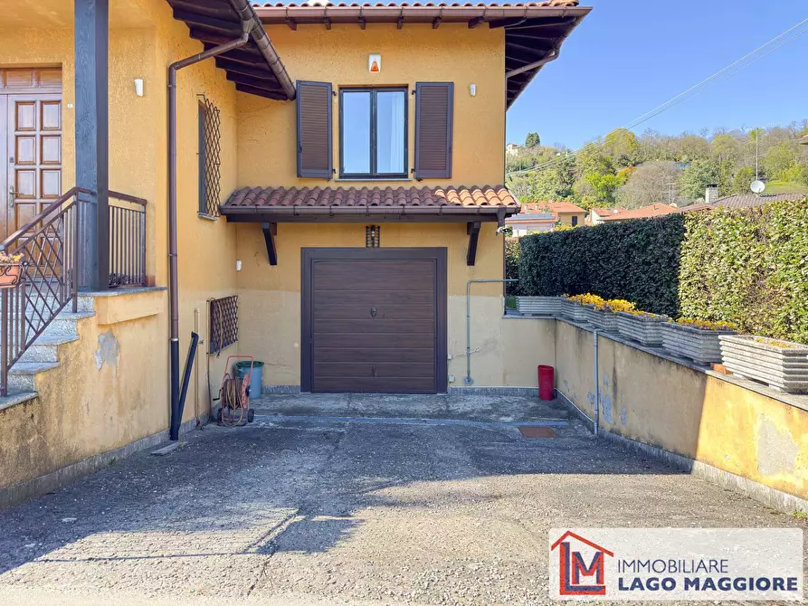 Immagine 6 di Villa in vendita  in Via Mazzini 21 a Ispra