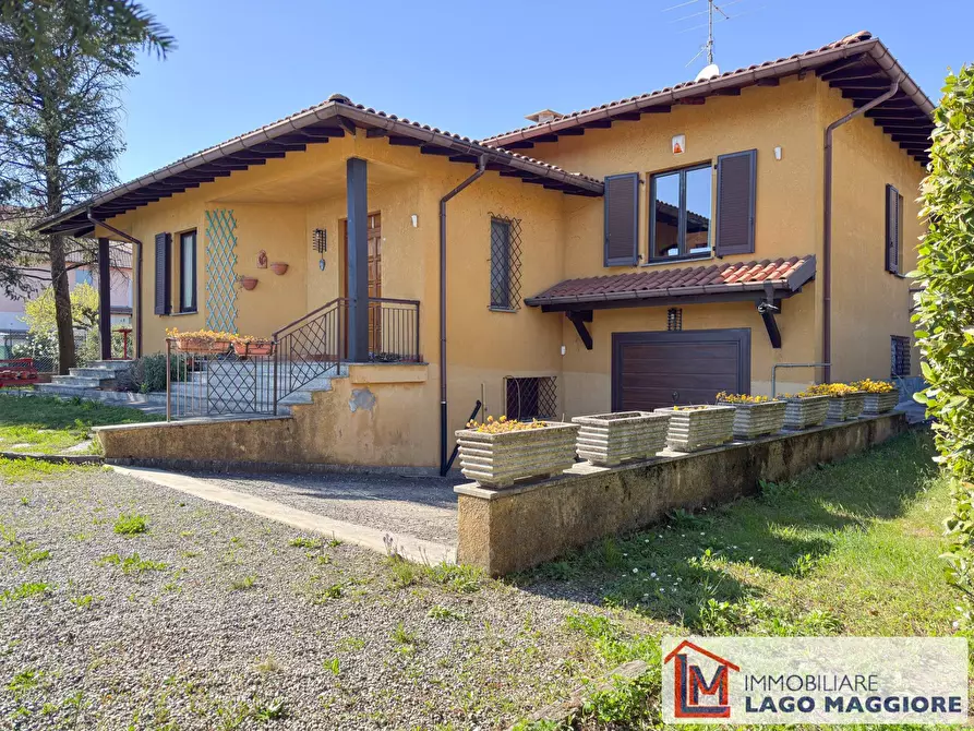 Immagine 7 di Villa in vendita  in Via Mazzini 21 a Ispra